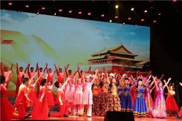 揭秘涉12部电影投资诈骗案:借巨星参演光环 低门槛承诺高回报