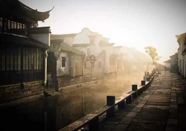 郭沫若用四字骂鲁迅,鲁迅用五字回骂,世人笑称:这是真郭沫若